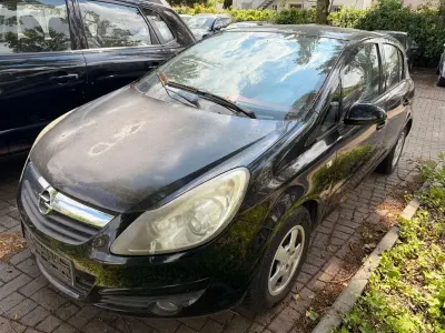 Używany Opel Corsa Edition 90 KM (66 kW) 2008 Czarny Hatchback