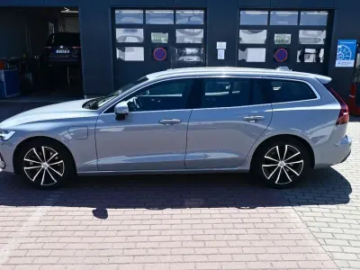 Gebraucht Volvo V60 253 PS (186 kW) 2024 Grau Kombi