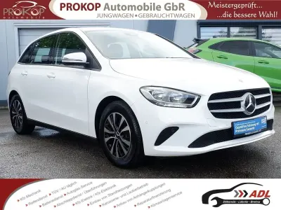 Gebraucht Mercedes B180 136 PS (100 kW) 2022 Weiß Van / Kleinbus