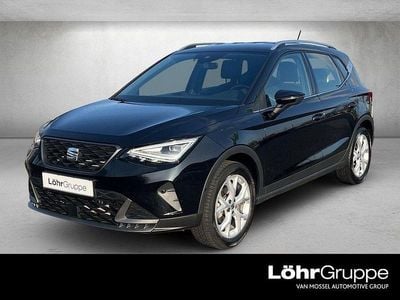 Mitternachtsschwarz Gebraucht 2024 Seat Arona FR SUV | 22.890 € (Fairer Preis)