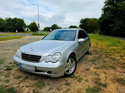 Gebraucht Mercedes 200 122 PS (89 kW) 2002 Silber Limousine