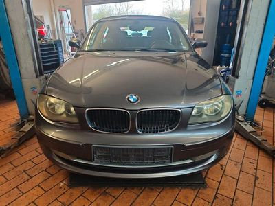 Gebraucht BMW 116 122 PS (89 kW) 2008 Grau Kleinwagen
