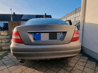 Gebraucht Mercedes 220 170 PS (125 kW) 2012 Silber Coupé