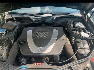 Second-hand Mercedes CLS350 271 CP (199 kW) 2005 Albastru Berlinǎ