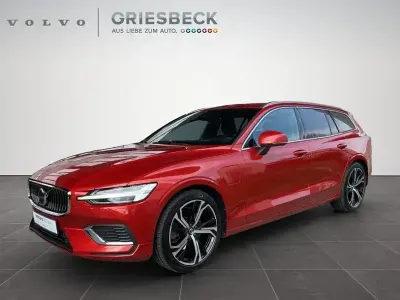Używany Volvo V60 Ultimate 455 KM (334 kW) 2023 Czerwony Kombi