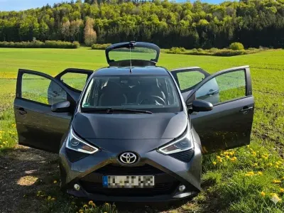 Brugt Toyota Aygo Team 72 HK (52 kW) 2021 Grå Hatchback