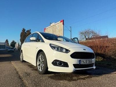 Weiß Gebraucht 2018 Ford S-MAX ST-Line Van / Kleinbus | 13.450 € (Fairer Preis)
