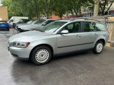 Gebraucht Volvo V50 Momentum 101 PS (74 kW) 2006 Silber Kombi