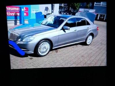 Gebraucht Mercedes E220 170 PS (125 kW) 2012 Silber Limousine