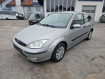 Gebraucht Ford Focus Trend 101 PS (74 kW) 2004 Silber Limousine