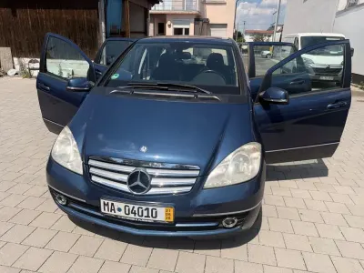 Gebraucht Mercedes A160 Avantgarde 82 PS (60 kW) 2010 Blau Limousine