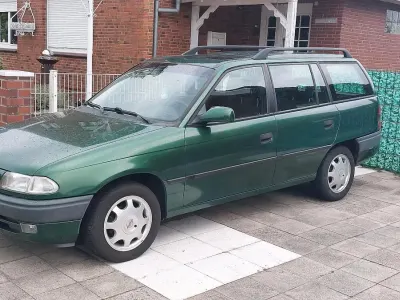 Gebraucht Opel Astra 75 PS (55 kW) 1995 Grün Kombi