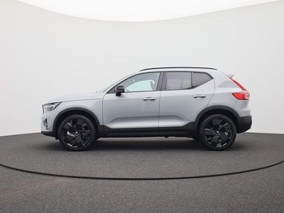 Neu Volvo XC40 Plus 2026 Onyx black metallic SUV