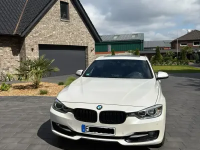 Gebraucht BMW 330 258 PS (189 kW) 2013 Weiß Limousine