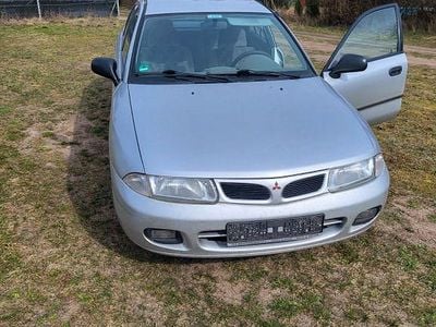 Gebraucht Mitsubishi Carisma 90 PS (66 kW) 1997 Grau Limousine