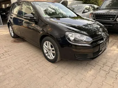 Gebraucht VW Golf VI Comfortline 105 PS (77 kW) 2010 Schwarz Kleinwagen