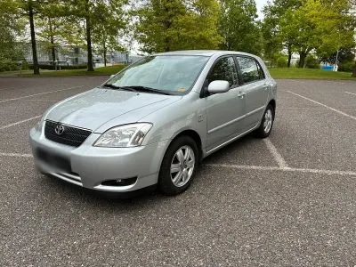 Gebraucht Toyota Corolla 110 PS (80 kW) 2004 Silber Kleinwagen