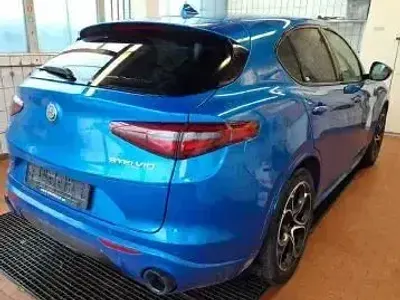 Second-hand Alfa Romeo Stelvio Veloce 209 CP (153 kW) 2023 Albastru SUV
