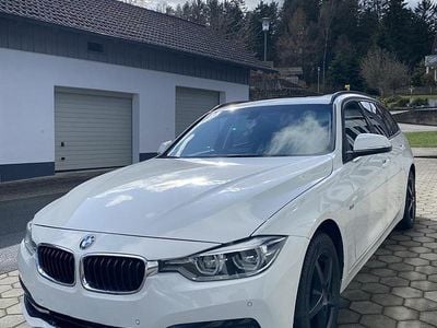 Gebraucht BMW 320 Sport Line 190 PS (139 kW) 2017 Weiß Kombi