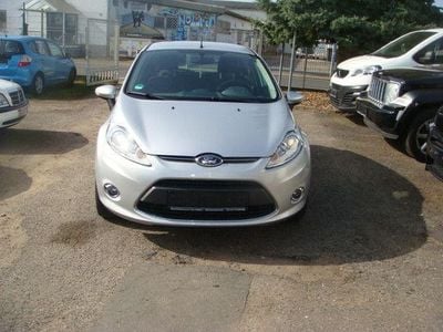 Gebraucht Ford Fiesta Titanium 97 PS (71 kW) 2012 Silber Kleinwagen
