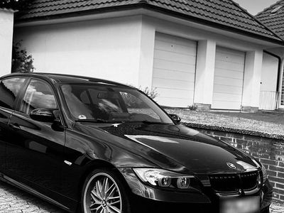 Schwarz Gebraucht 2007 BMW 318 Limousine | 4.000 € (Etwas zu teuer)