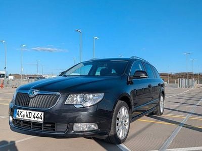 Gebraucht Skoda Superb Elegance 140 PS (102 kW) 2013 Schwarz Kombi