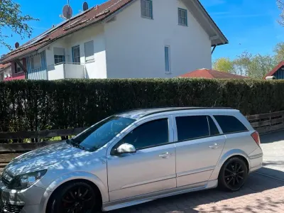 Usata Opel Astra 104 CV (76 kW) 2005 Bianco Station wagon
