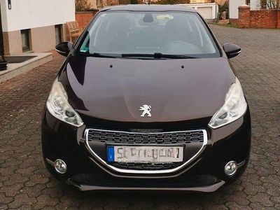 Gebraucht Peugeot 208 Allure 120 PS (88 kW) 2013 Braun Kleinwagen
