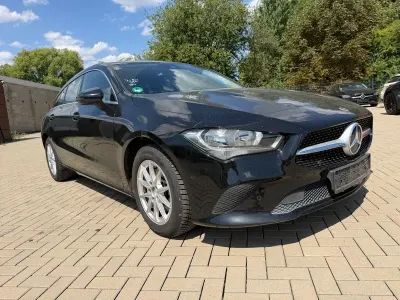 Gebraucht Mercedes CLA180 Shooting Brake 116 PS (85 kW) 2019 Schwarz Kombi