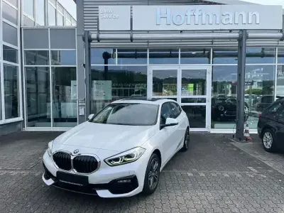Używany BMW 116 Sport Line 116 KM (85 kW) 2021 Biały Hatchback