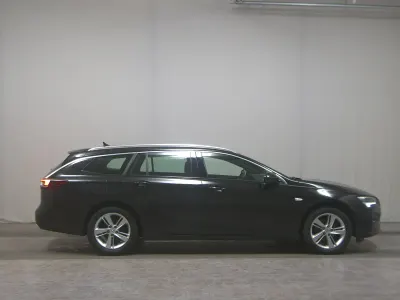 Używany Opel Insignia Elegance 174 KM (127 kW) 2021 Czarny Kombi