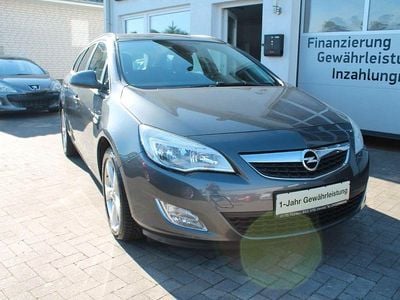 Gebraucht Opel Astra Edition 116 PS (85 kW) 2011 Grau Kombi
