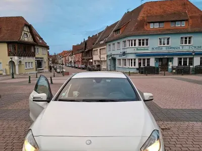 Gebraucht Mercedes A180 90 PS (66 kW) 2016 Weiß Coupé