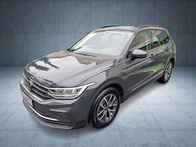 Gebraucht VW Tiguan Life 131 PS (96 kW) 2023 Grau SUV