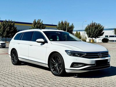 Gebraucht VW Passat 400 PS (294 kW) 2021 Weiß Kombi