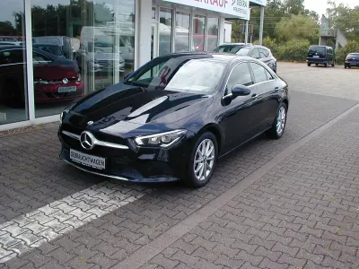 Gebraucht Mercedes CLA180 136 PS (100 kW) 2021 Kosmosschwarz Limousine
