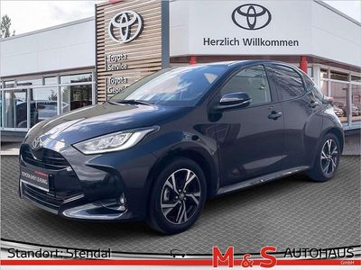 Neu Toyota Yaris Hybrid Comfort 116 PS (85 kW) 2026 Schwarz Limousine
