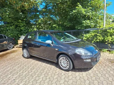Gebraucht Fiat Punto Pop 69 PS (50 kW) 2013 Schwarz Kleinwagen