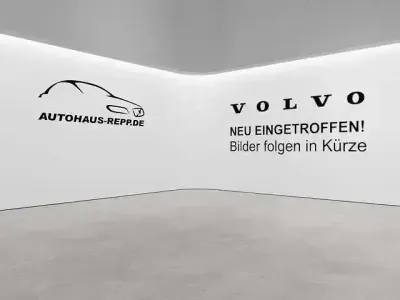 Używany Volvo XC40 Plus 120 KM (88 kW) 2024 Niebieski SUV