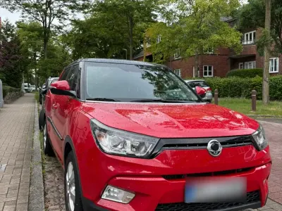 Gebraucht SsangYong Tivoli 116 PS (85 kW) 2017 Rot SUV