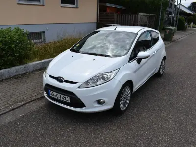 Gebraucht Ford Fiesta Titanium 95 PS (69 kW) 2010 Weiß Limousine