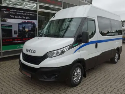 Second-hand Iveco Daily 136 CP (100 kW) 2024 Alb Monovolum