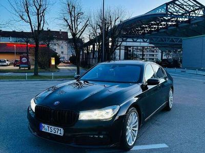 gebraucht BMW 750 xDrive Premium Selection Garantie 05/25!