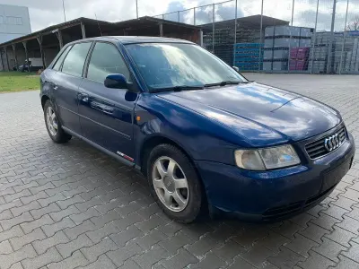 Gebraucht Audi A3 Ambiente 101 PS (74 kW) 1999 Schwarz Kleinwagen