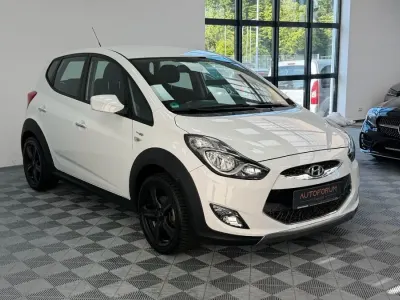 Gebraucht Hyundai ix20 125 PS (91 kW) 2015 Weiß Kleinwagen