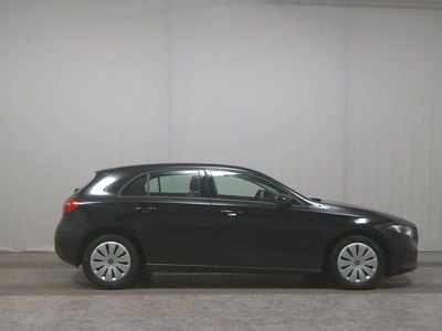 Gebraucht Mercedes A180 116 PS (85 kW) 2022 Schwarz Limousine