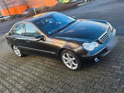 Brugt Mercedes 220 Avantgarde 150 HK (110 kW) 2005 Sort Sedan