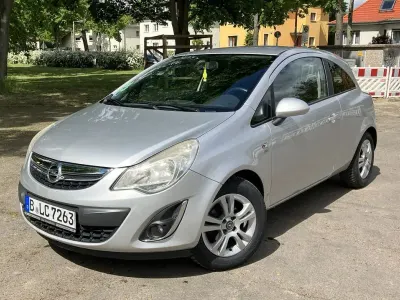 Gebraucht Opel Corsa Satellite 69 PS (50 kW) 2011 Silber Kleinwagen