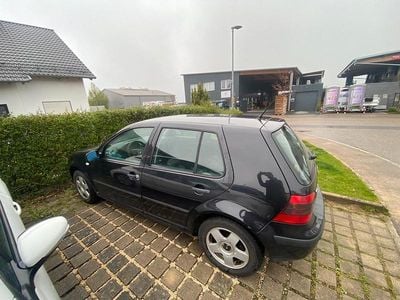 Usata VW Golf IV 78 CV (57 kW) 2001 Nero Utilitaria