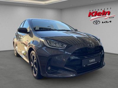 Grau Neu 2025 Toyota Yaris Hybrid Comfort Limousine | 27.699 € (Fairer Preis)